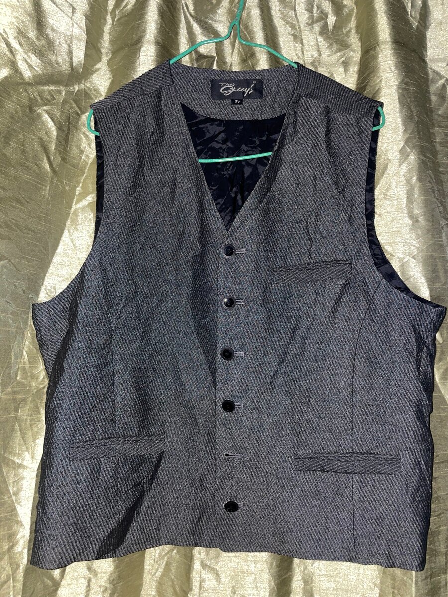 Gilet élégant en laine grise