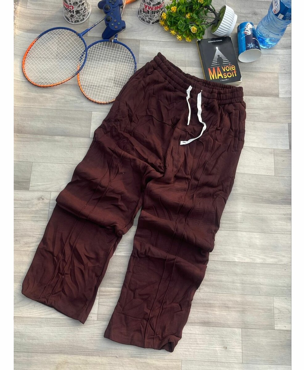 Pantalon de sport gris et marron
