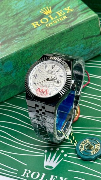 Montre de Luxe Argentée Rolex