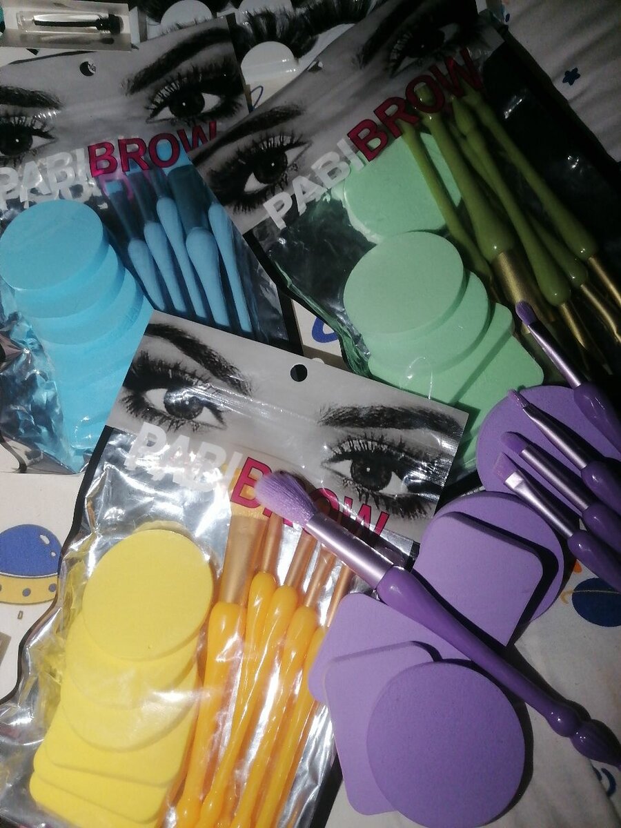 pinceaux et mousses à makeup