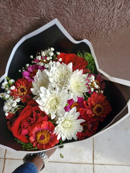 Bouquet mixte de fleurs fraîches