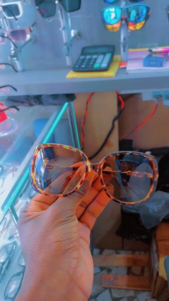 Lunettes de soleil carrées