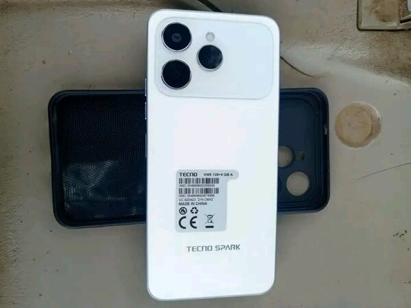 Tecno Spark 128GB Blanc