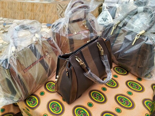 Sac à main en toile élégante