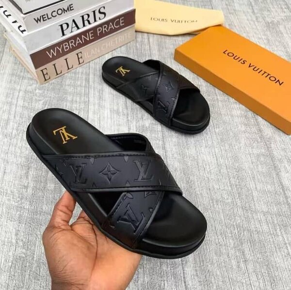 Sandales en cuir noir luxe