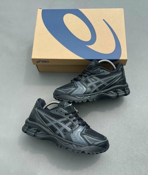 Asics noir running homme 40-45