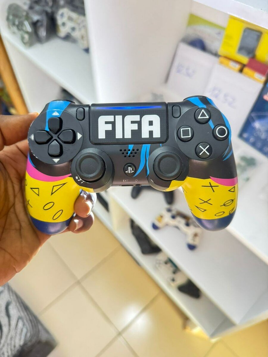 Manette PS4 personnalisée FIFA