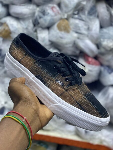 Chaussures à carreaux élégantes