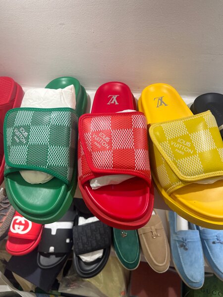 Claquettes colorées luxe