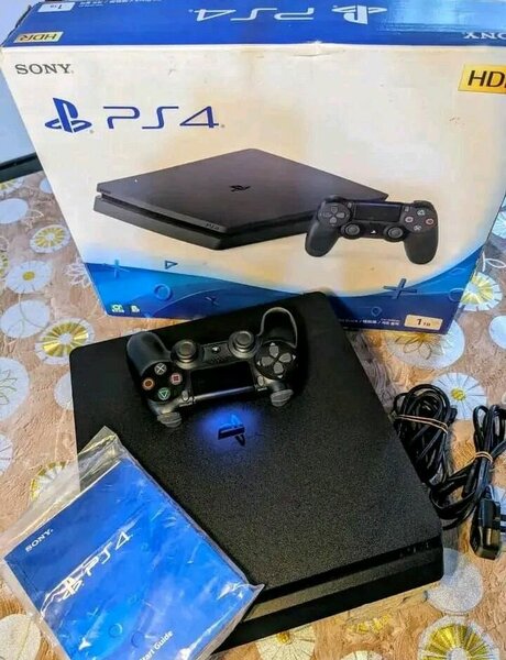 Console Sony PS4 Slim 500Go