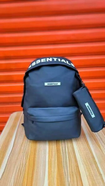 Sac à dos minimaliste noir