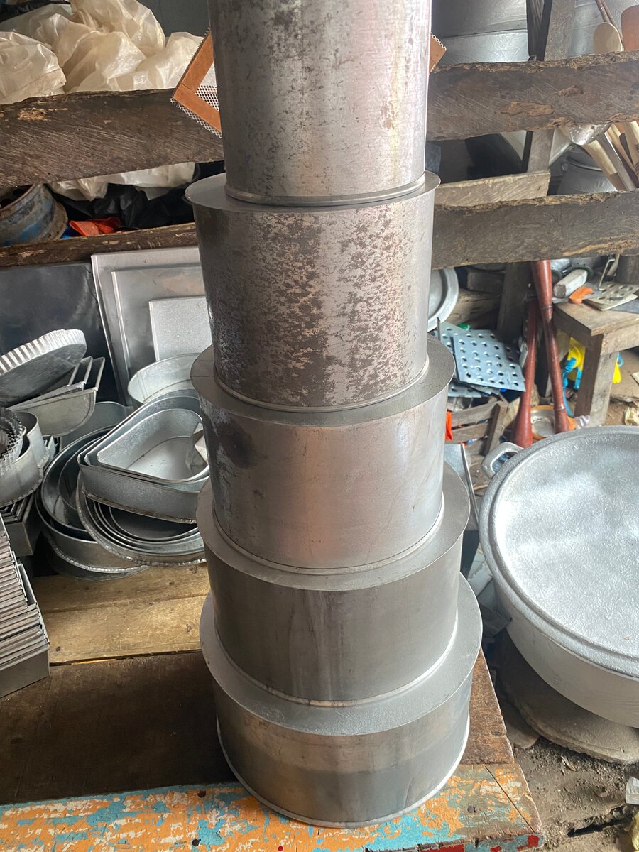 Moules à gâteaux en métal