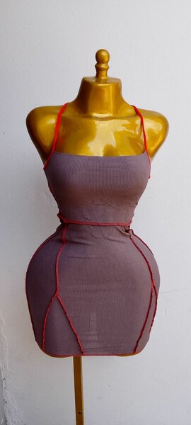 Robe courte sexy décolleté