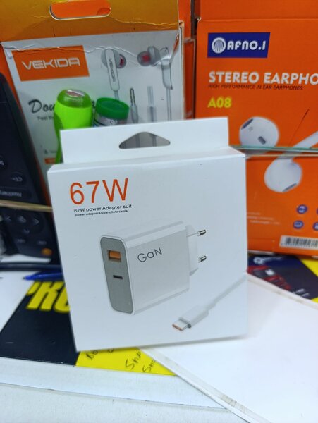 Chargeur Rapide 67W GaN