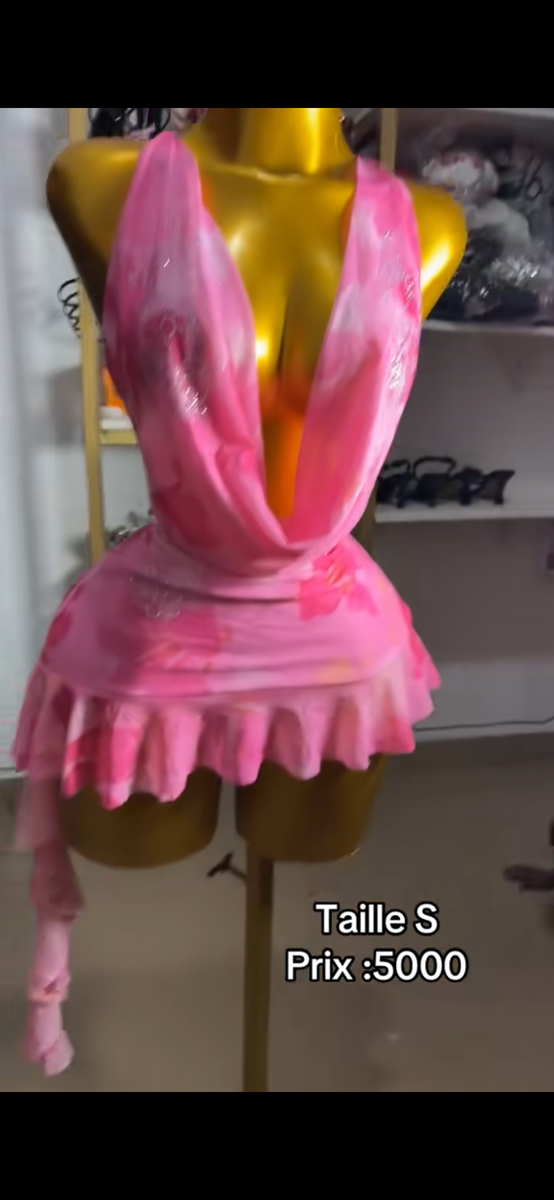 Ensemble lingerie en soie rose