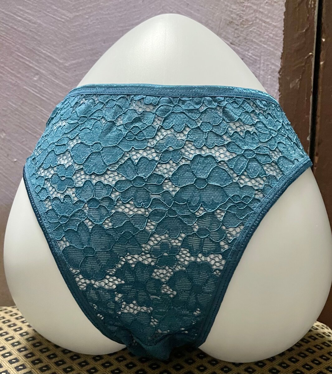 Culotte en dentelle fleurie