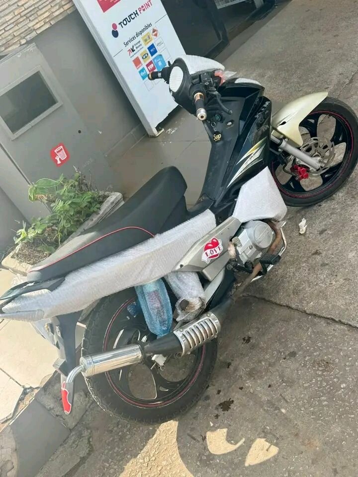 Moto sportive rapide 100cc