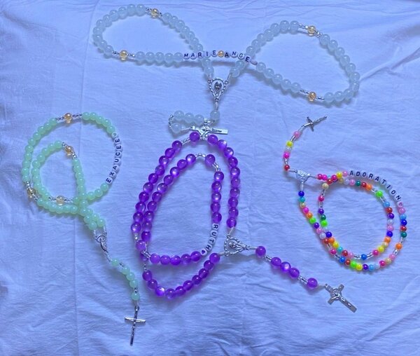 Chapelet coloré artisanal