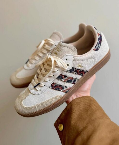 Baskets mode beige rétro
