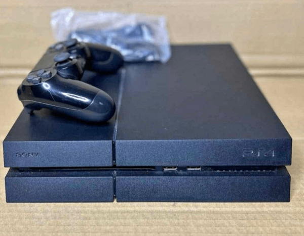Console PlayStation 4 avec manette