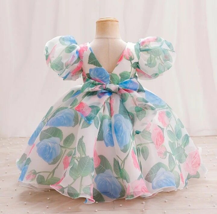 Robe bébé à fleurs