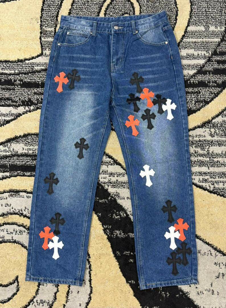 Jeans tendance croix et texte