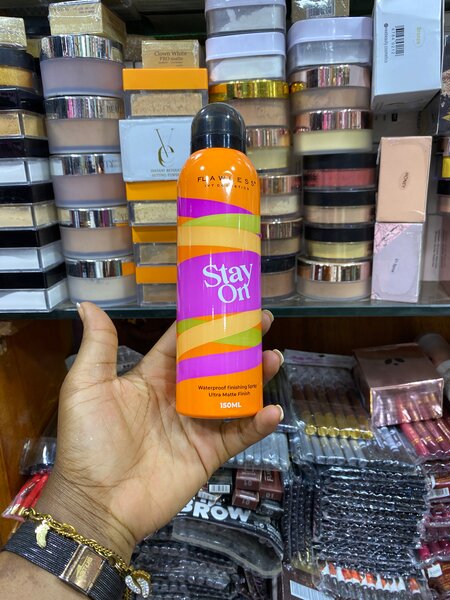 Spray fixateur Stay On