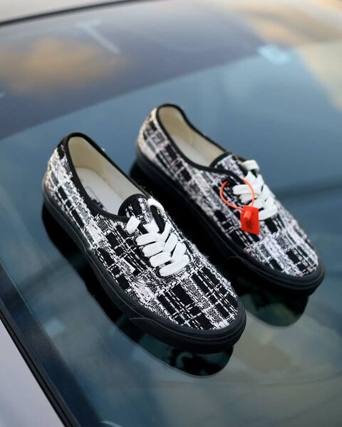 Baskets en toile noir et blanc