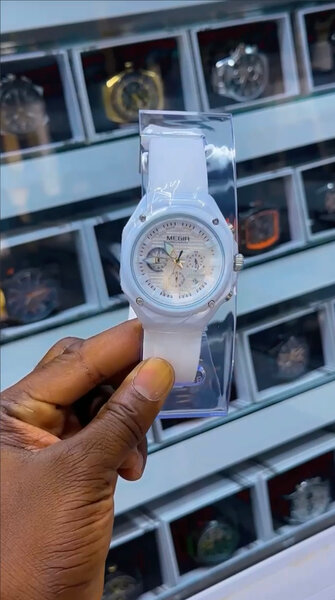 Montre blanche femme Swatch