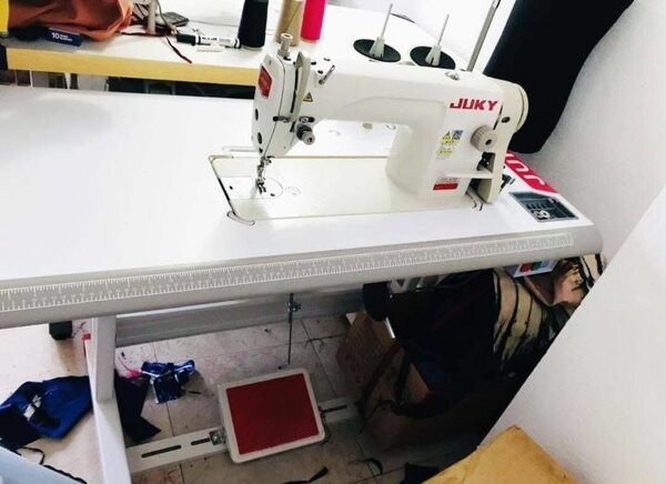 Machine à coudre JUKY