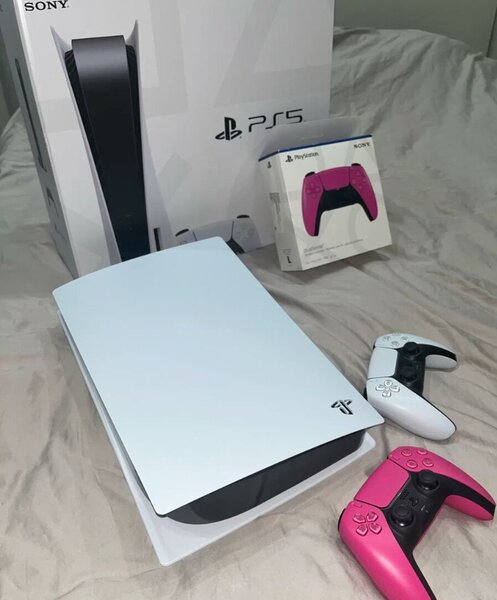 Console Sony PS5 avec manette