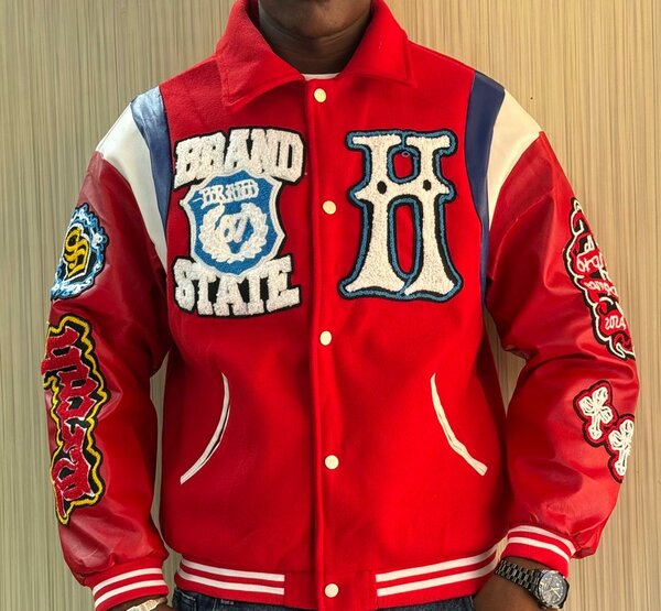 Varsity Jacket Rouge avec Patchs et Broderies